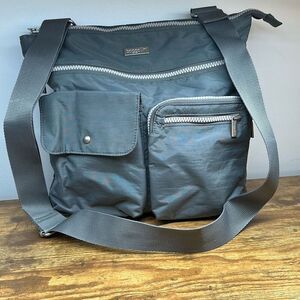 Baggallini Gray Crossbody Shoulder Bag Organizer Multi‎ Pocket Purse Handbag